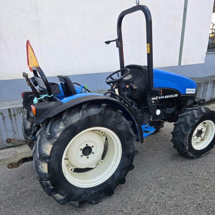Trator New Holland TCE 45