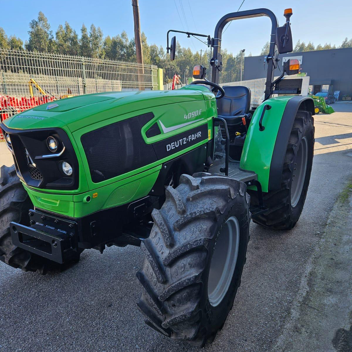 Trator Deutz-Fahr 4090E LS Semi-novo 2023