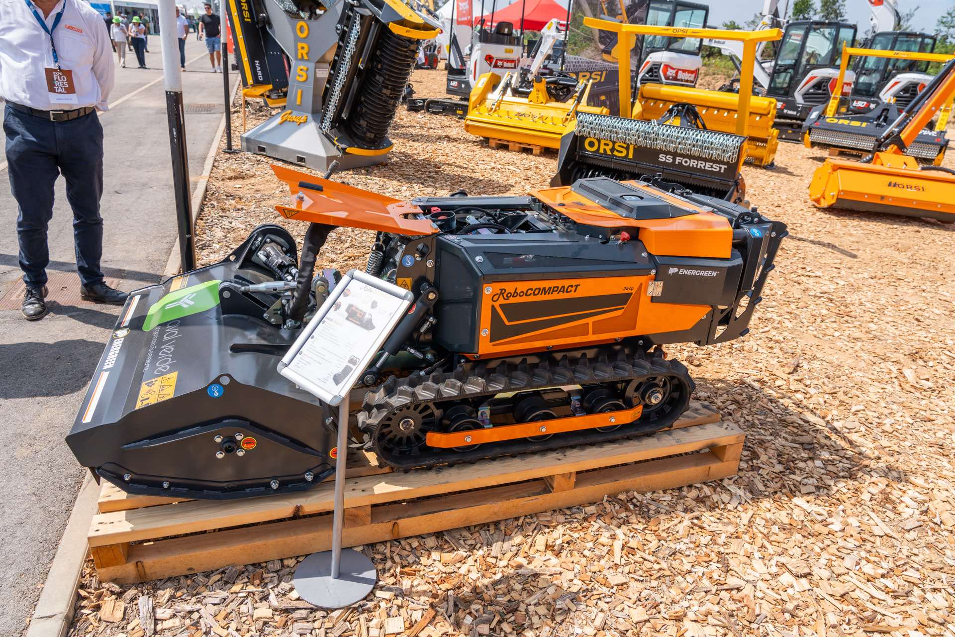 Energreen RoboCOMPACT em destaque no stand da Arménio Pereira de Sousa na Expoflorestal 2026