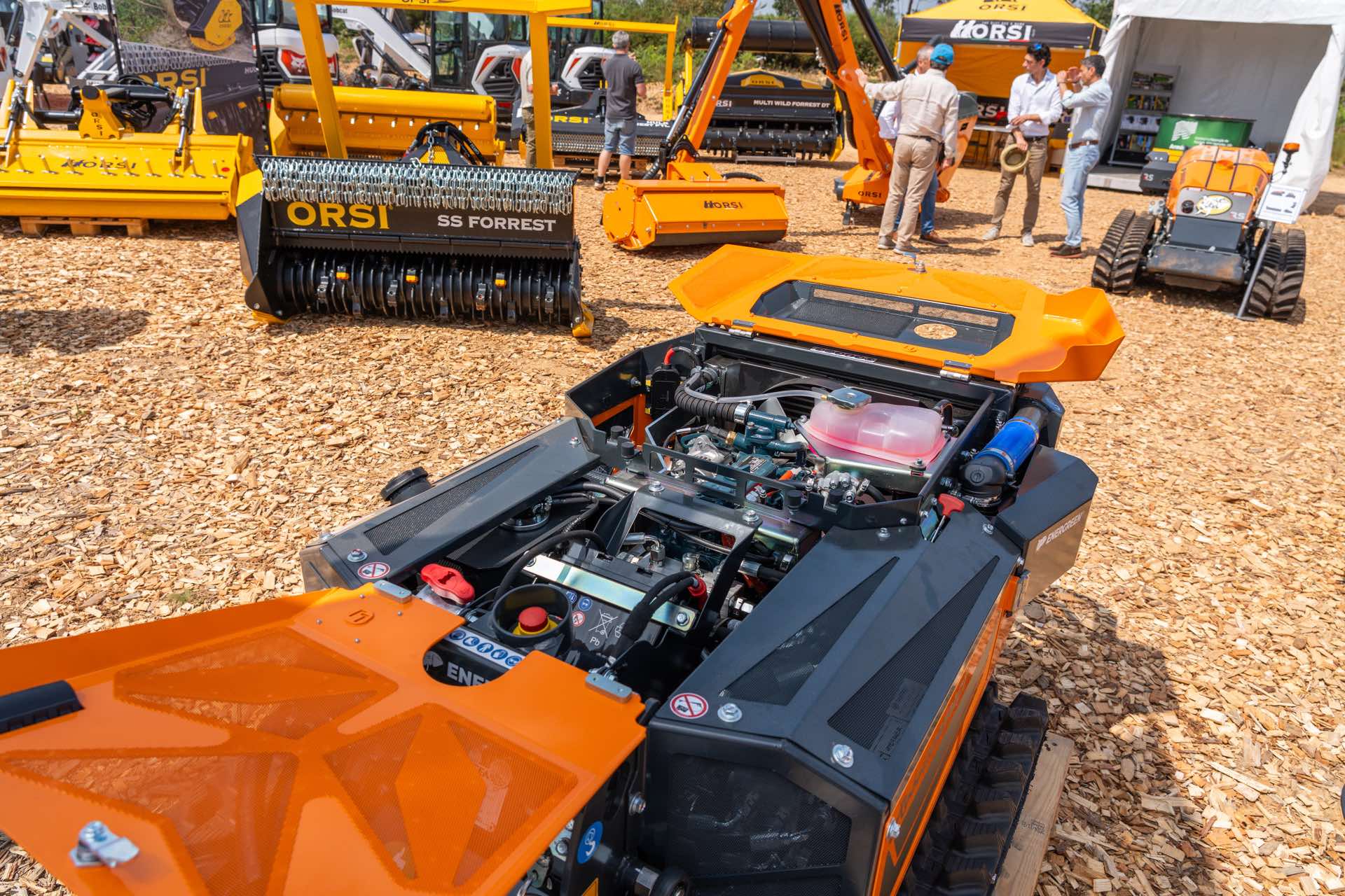 Energreen RoboCOMPACT em destaque no stand da Arménio Pereira de Sousa na Expoflorestal 2026