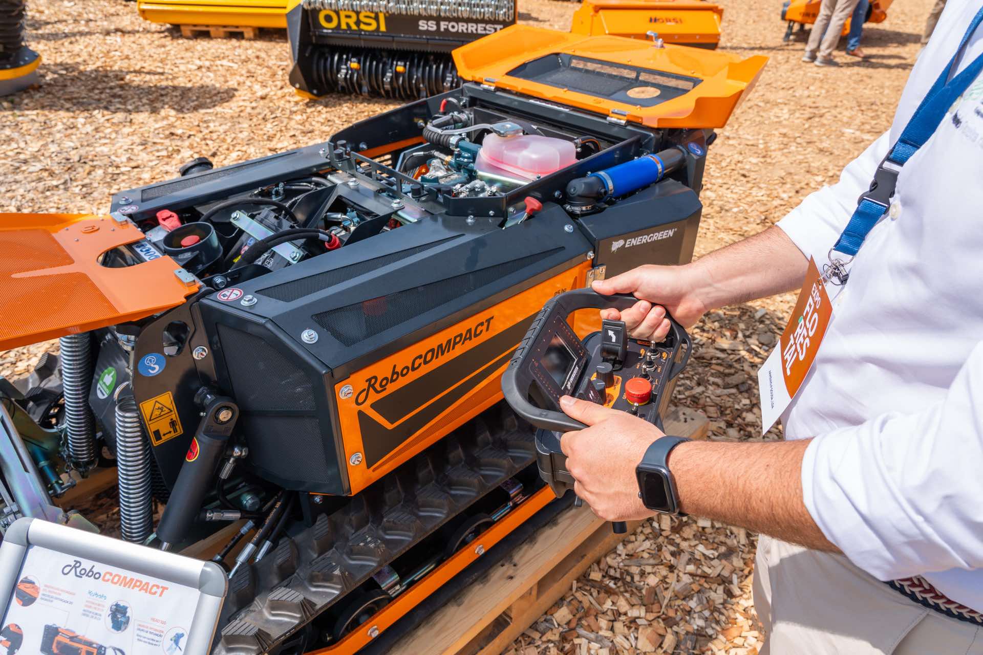Energreen RoboCOMPACT em destaque no stand da Arménio Pereira de Sousa na Expoflorestal 2026