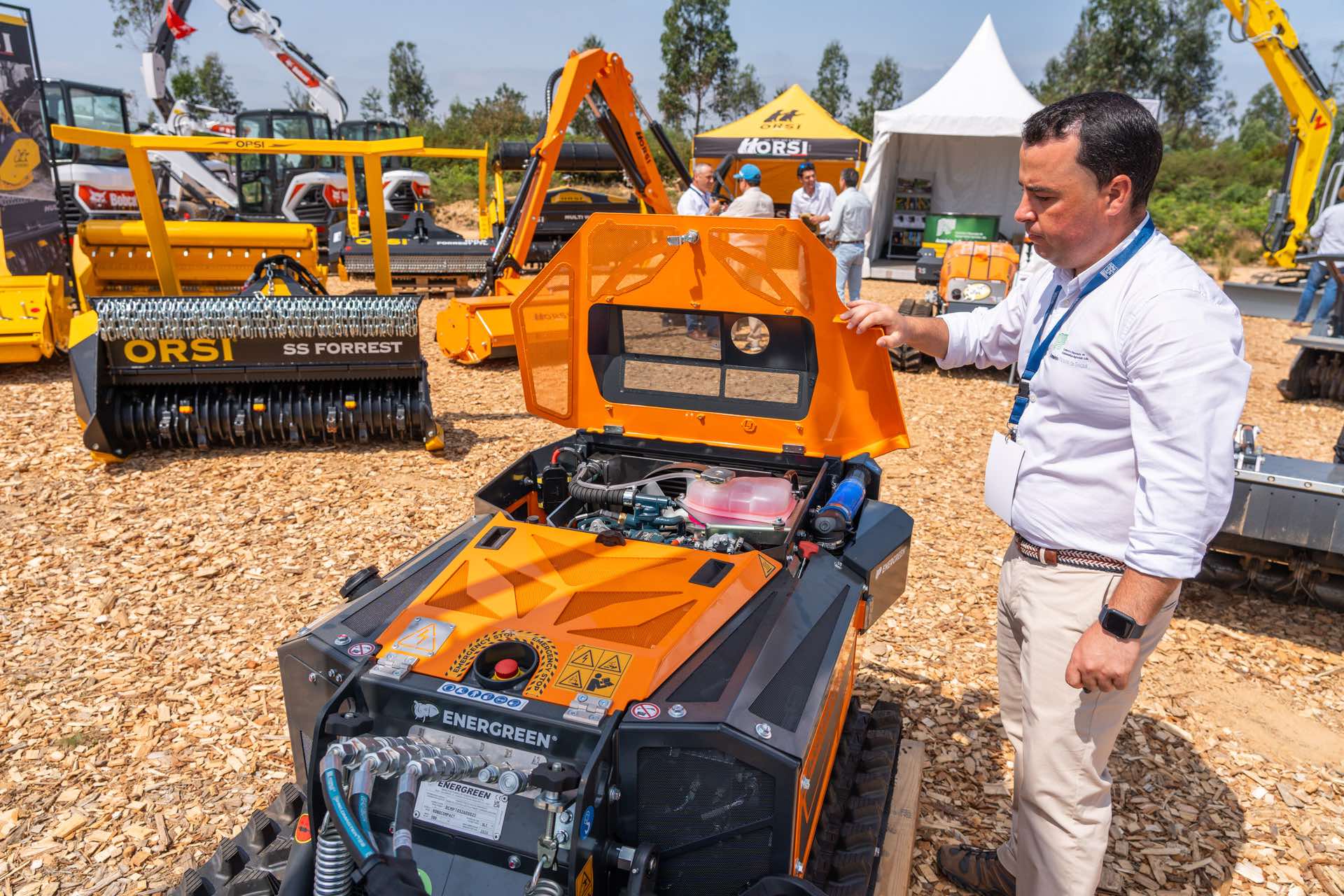 Energreen RoboCOMPACT em destaque no stand da Arménio Pereira de Sousa na Expoflorestal 2026