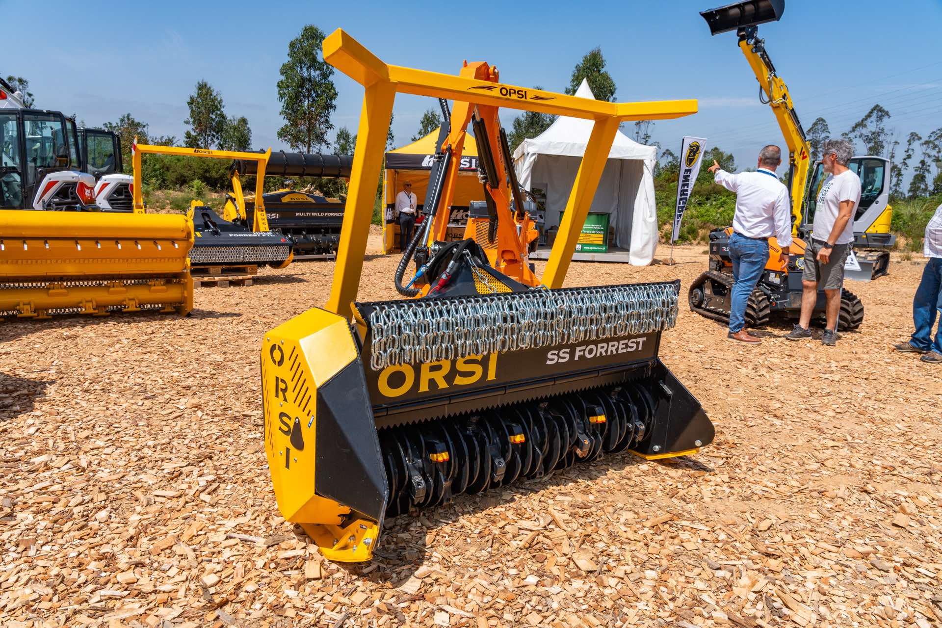Triturador florestal ORSI SS-FORREST atrai atenções na Expoflorestal 2026 - Arménio Pereira de Sousa